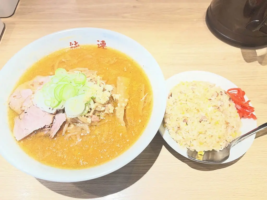 さっぽろ純連：味噌拉麵與半份炒飯套餐